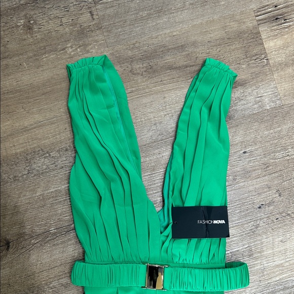 Fashion Nova Vibrant Green Belted Jumpsuit XS - Picture 2 of 11